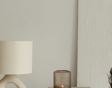 睡眠保健食品代工|米白空間暖色燈光情境|臣鋐生技
